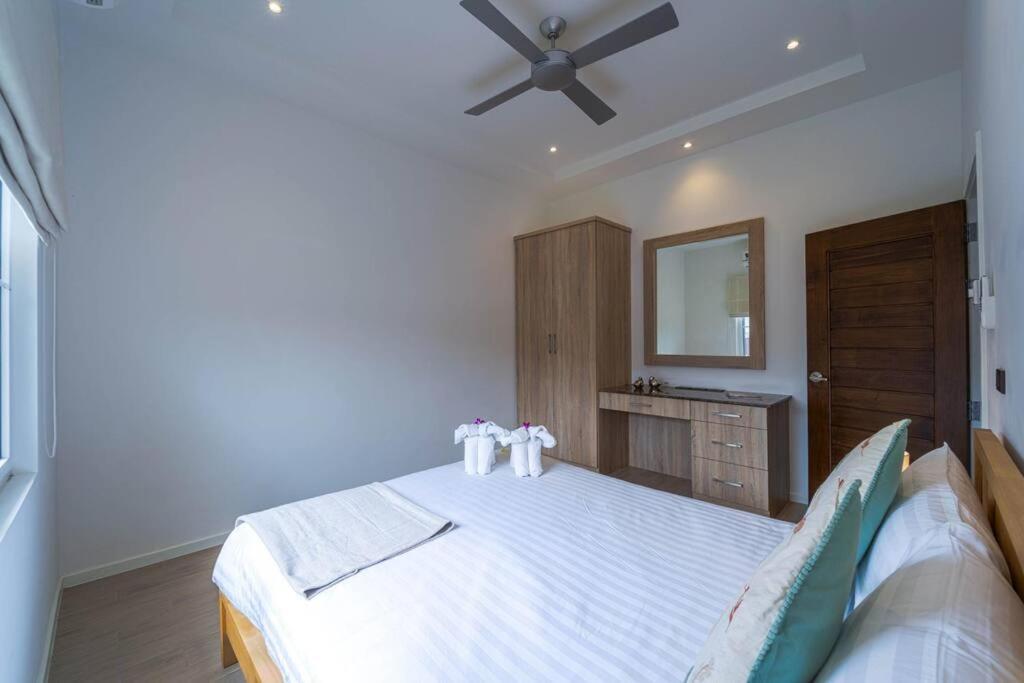 Modern 3 Bedroom Pool - Mr54 Vakantiehuis *