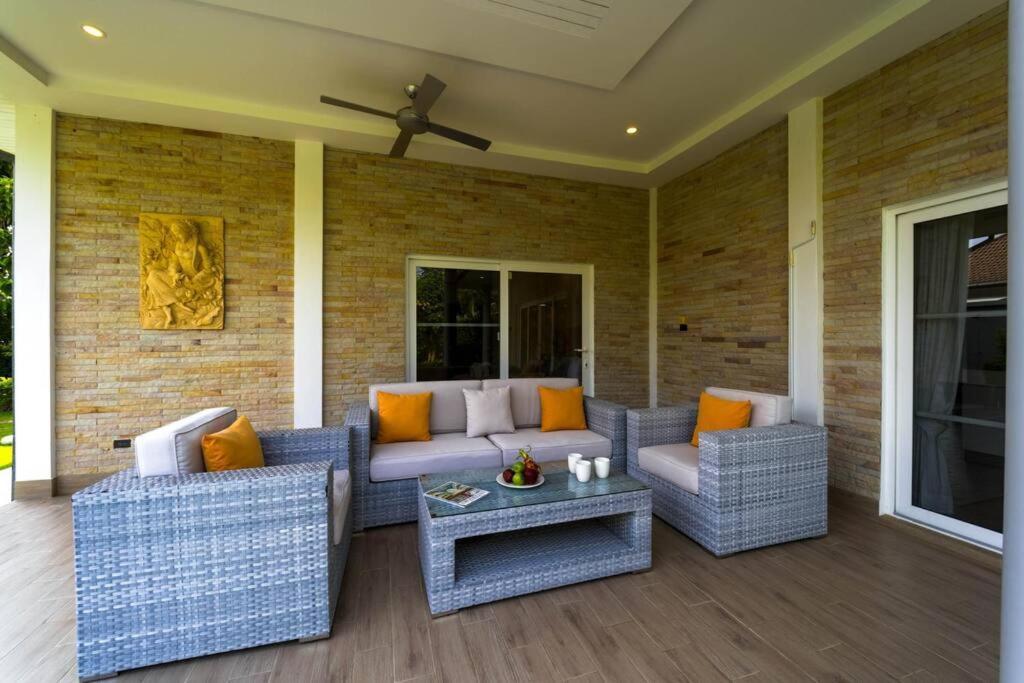 Modern 3 Bedroom Pool - Mr54 Vakantiehuis *