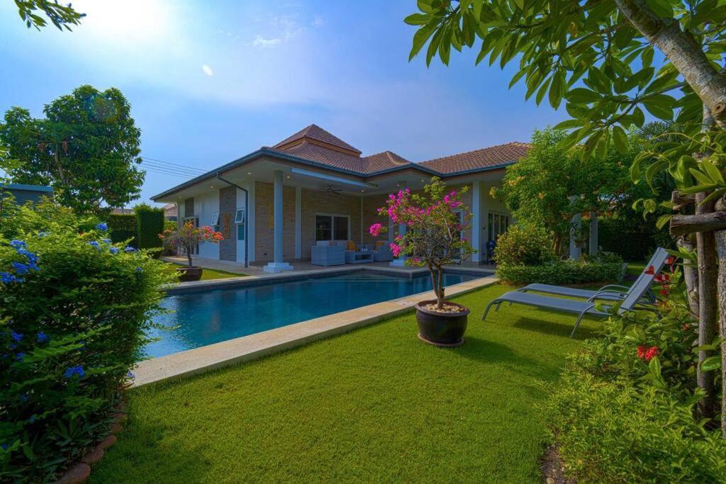 Vakantiehuis Modern 3 Bedroom Pool - Mr54 HHQ